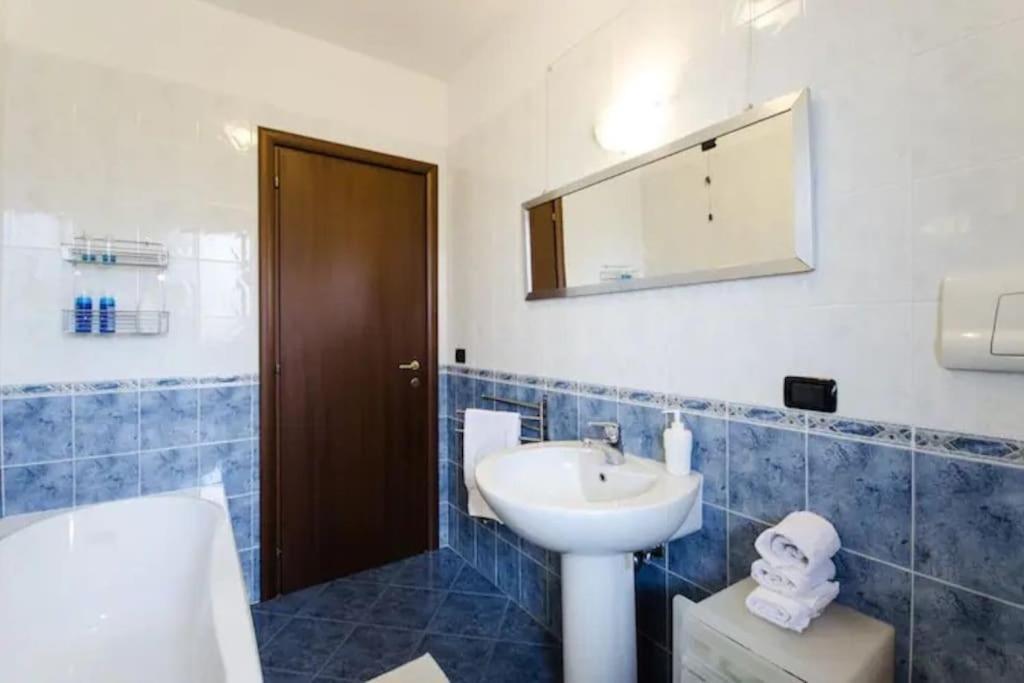 Casa Alpi 44 - Two Bedroom Flat With Huge Balcony Пескара Экстерьер фото